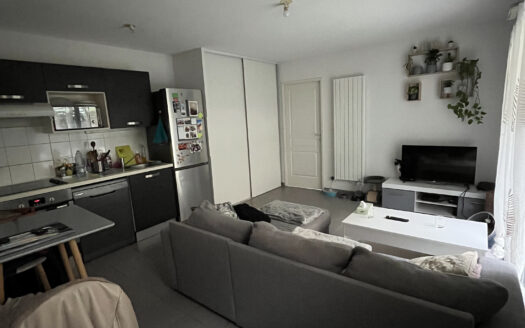 T3 avec jardin privatif et garage fermé