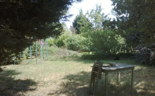 Bâtiment à rénover + terrain 958 m2