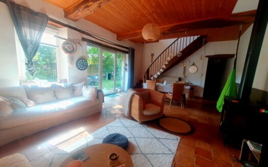 Belle maison idéalement située avec jardin et cour ombragée