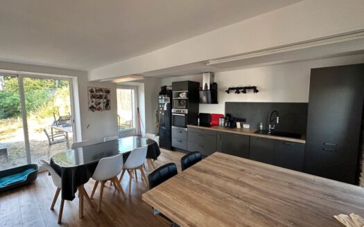 Maison t6 au calme