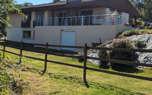 Charmante Maison familiale de 205 m2 à HURIEL