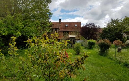 Charmante Maison en pierres avec dépendances et terrain