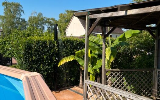 À Vendre : Maison de 100 m² avec Grand Parc Arboré et Piscine à 16 min de Bourges