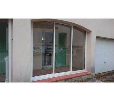 IDEAL FAMILLE, GRANDE TERRASSE ET VUE SUR LA MOUTAGNE ST VICTOIRE