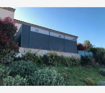 IDEAL FAMILLE, GRANDE TERRASSE ET VUE SUR LA MOUTAGNE ST VICTOIRE