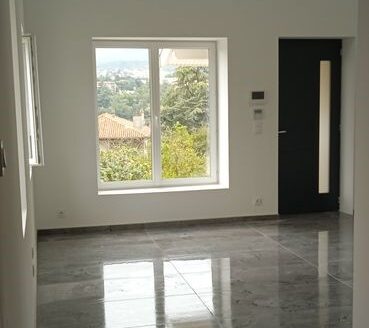 Maison de Standing à Annonay, Quartier Résidentiel de Vissenty