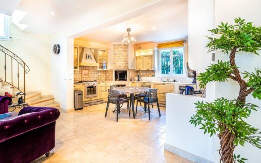 1/5  VILLA 5 CHAMBRES, 4 SDB, GARAGE env. 280 m² + Nouveau Terrain attenant 175 m²