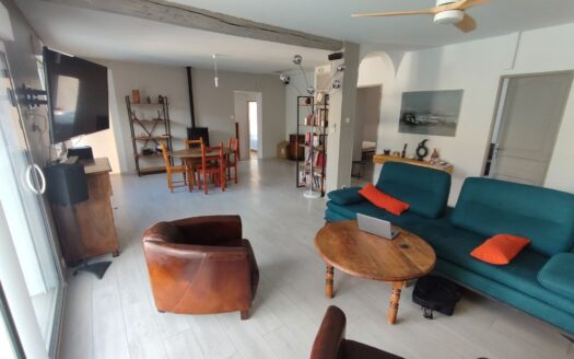 SPACIEUSE MAISON FAMILIALE AVEC PISCINE ET GRAND TERRAIN – GIGNAC-LA-NERTHE