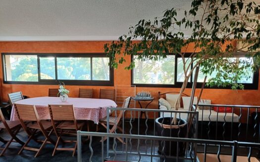 Superbe haut de villa avec vue imprenable sur la baie de La Ciotat