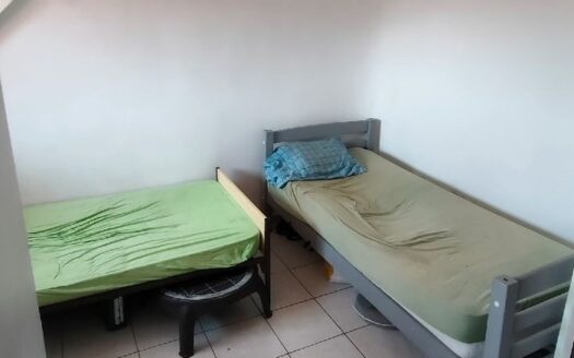 IDEAL ETIDIANT OU INVESTISEUR, CENTRE-VILLE, QUARTIER CALME, EN HAUTEUR, LUMINEUX