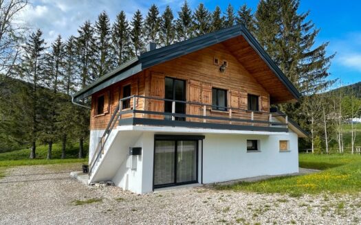 Chalet 5 Pièces 120 M², Terrain 2500 M²