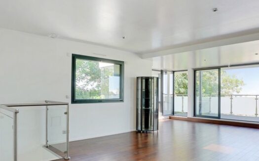 IDEAL FAMILLE/SECTEUR CALME/PROCHE CENTRE VILLE/ TRES LUMINEUX