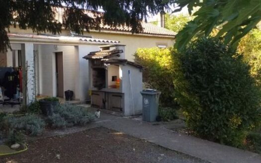 IDEAL FAMILLE/GRAND JARDIN ARBORE/DEPENDANCE AMENAGER PARTIELLEMENT/PROCHE COMMODITES