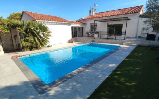 SPACIEUSE MAISON FAMILIALE AVEC PISCINE ET GRAND TERRAIN – GIGNAC-LA-NERTHE