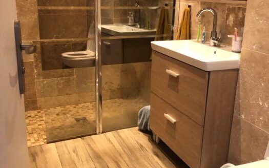 Appartement lumineux de 86m² entièrement rénové – Quartier Saint-Martin