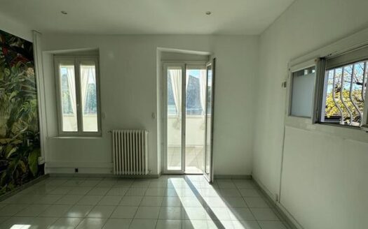 T3/4 AVEC  VERANDA – QUARTIER RECHERCHé DE MONTOLIVET