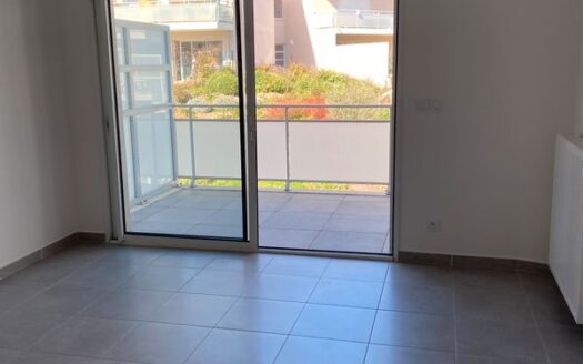 T2 sur Toulon situé 4 chemin des routes