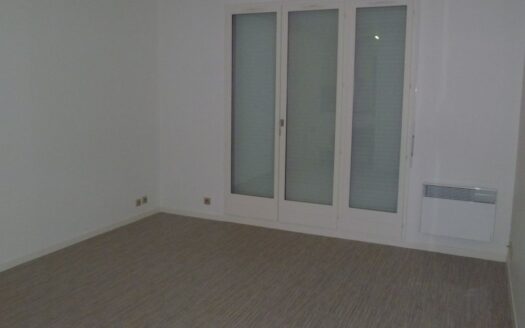 Beau Studio 27m2 Mennecy Proche Gare RER