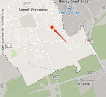IDEAL BRICOLEUR/MAISON A RENOVER ENTIEREMENT SUR UN TERRAIN DE 692 m² / VIABILISER