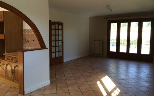 1/5  Particulier vend salleboeuf ensemble immobilier