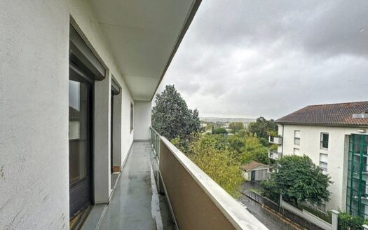 IDEAL FAMILLE/TRES LUMINEUX ET TRVERSANT/ RUE TRES CALME