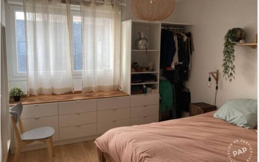 IDÉAL SEUL OU COUPLE/APPARTEMENT LUMINEUX/FAIBLE CONSOMMATION/SÉCURISÉ/PROCHE COMMODITÉS