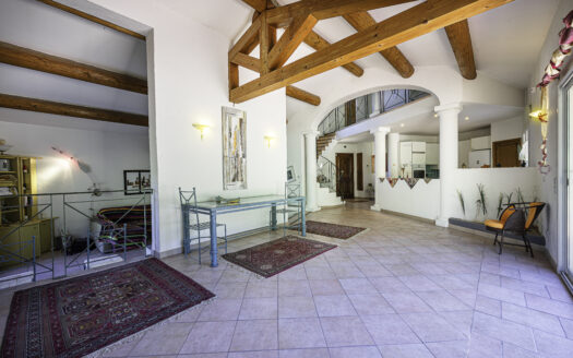 IDEAL FAMILLE – SUPERBE MAISON D’ARCHITECTE ÉNERGÉTIQUEMENT POSITIVE AVEC PISCINE