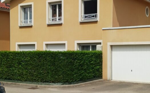 IDEAL FAMILLE/JARDIN SANS VIS A VIS/TRES LUMINEUX/PROCHE DES COMMODITES ET TRANSPORTS
