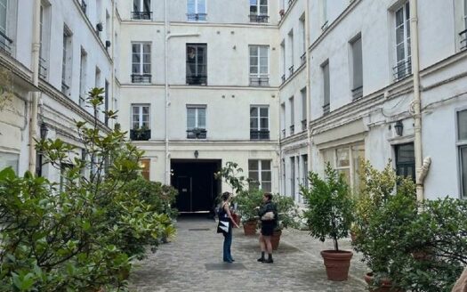 Chambre rue de sèvres 75006