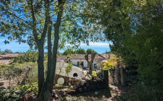 Maison de campagne proche de la ville