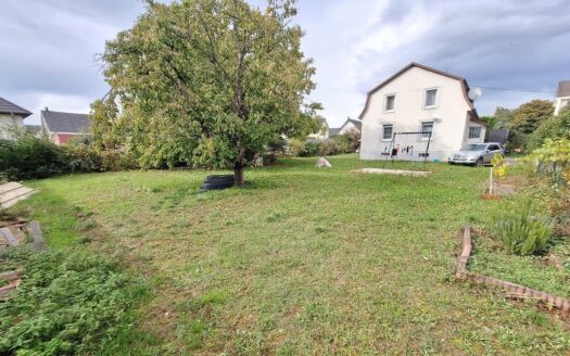 MAISON IDÉALE POUR FAMILLE : 5 CHAMBRES, JARDIN ET GARAGES À KINGERSHEIM