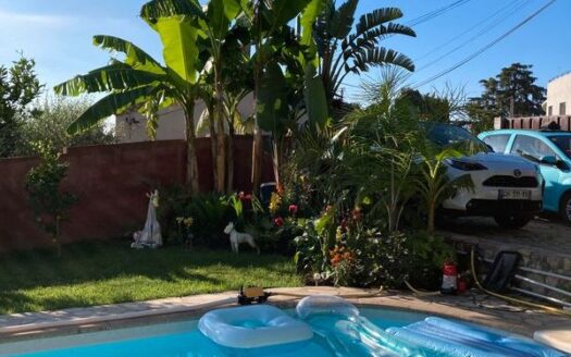 IDEAL FAMILLE/JARDIN AVEC PISCINE/TRES LUMINEUX/PROCHE COMMODITES
