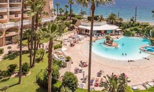 IDEAL INVESTISSEUR/DANS UNE RESIDENCE AVEC PISCINE ET JARDIN EXOTIQUE