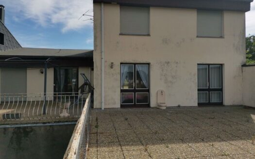 IDEAL FAMILLE/GRAND TERRAIN/QUARTIER TRES CALME/PROCHE COMMODITES