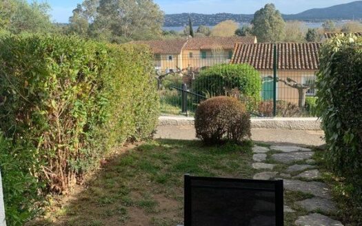 Bel appartement type f2 aux parcs de Grimaud
