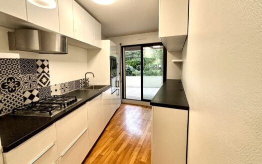 Appartement T2 55 m2 et 37m2 terrasse donnant sur parc arboré
