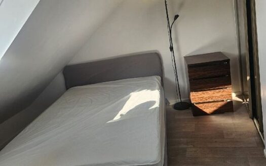 Appartement Mansardé 2 Pièces à Sarcelles Village