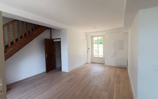 IDEAL FAMILLE /PARKING/TERRASSE/ JARDIN