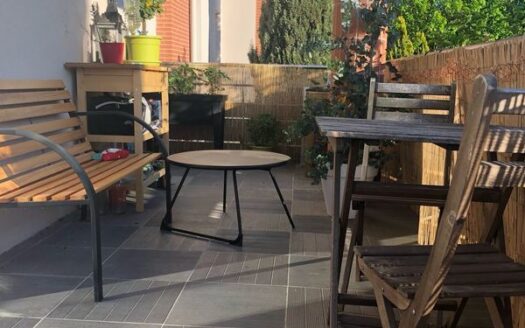 Vente appartement T4 – 81m2 – résidence arborée avec piscine avec une place de parking et un ga
