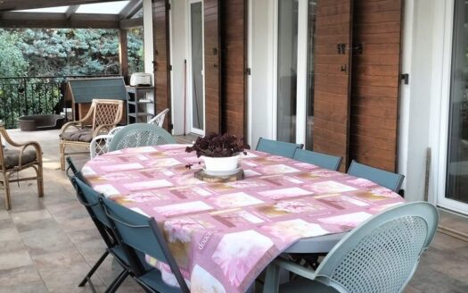 Maison rénovée sur un terrain de 1049m² piscinable