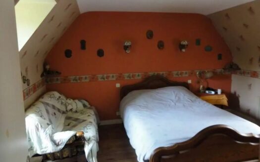 IDEAL FAMILLE/COMMERCE/CHAMBRES D’HOTES/GRAND TERRAIN