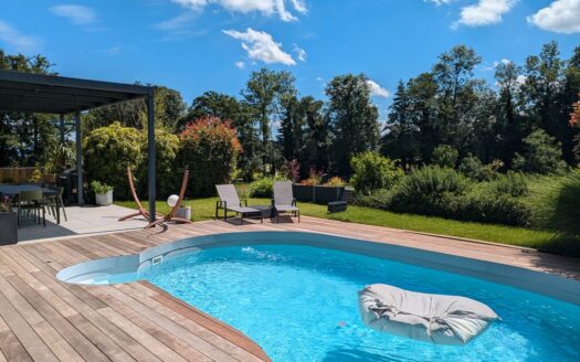 Maison d’architecte 8 pièces 227m² avec piscine