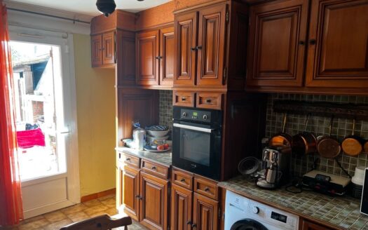 IDÉAL FAMILLE — Villa de Charme avec 5 Chambres, Piscine et Garage à Plan-de-Cuques