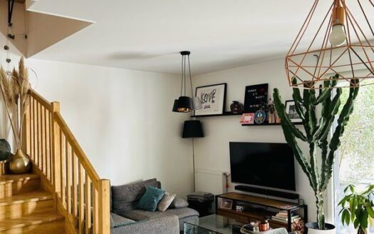 Maison mitoyenne accès direct lignes D, T4 et T10