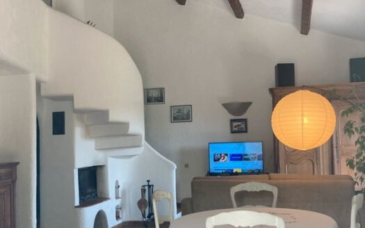 Proprietée maison atypique et atelier a la campagne