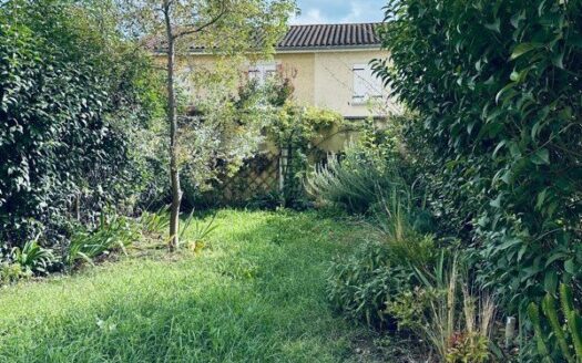 Maison mitoyenne accès direct lignes D, T4 et T10