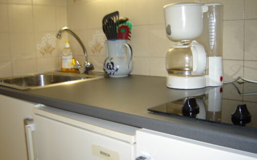 Vends à ANTIBES STUDIO DANS RESIDENCE AVEC PISCINE