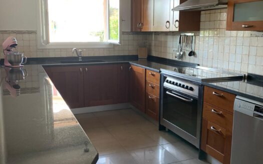 Bel appartement dans villa