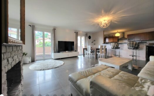 Bel appartement dans villa
