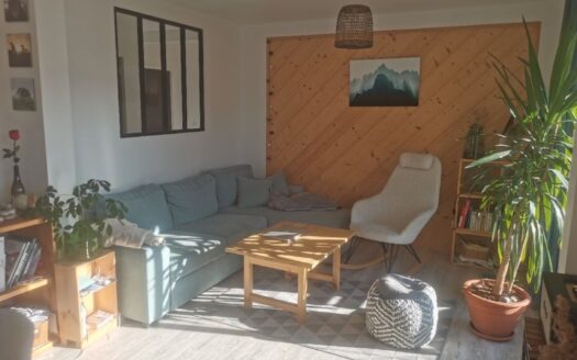 T4 – IDEAL FAMILLE/TRAVERSANT TRES LUMINEUX/BALCON VUE MONTAGNES/GARAGE/CAVE